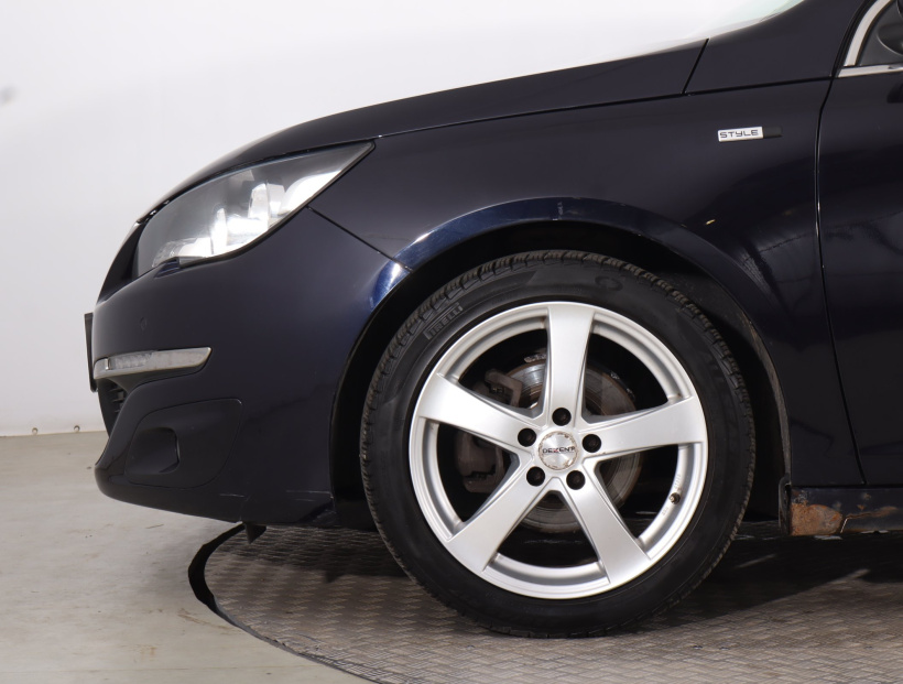 Peugeot 308, 2015