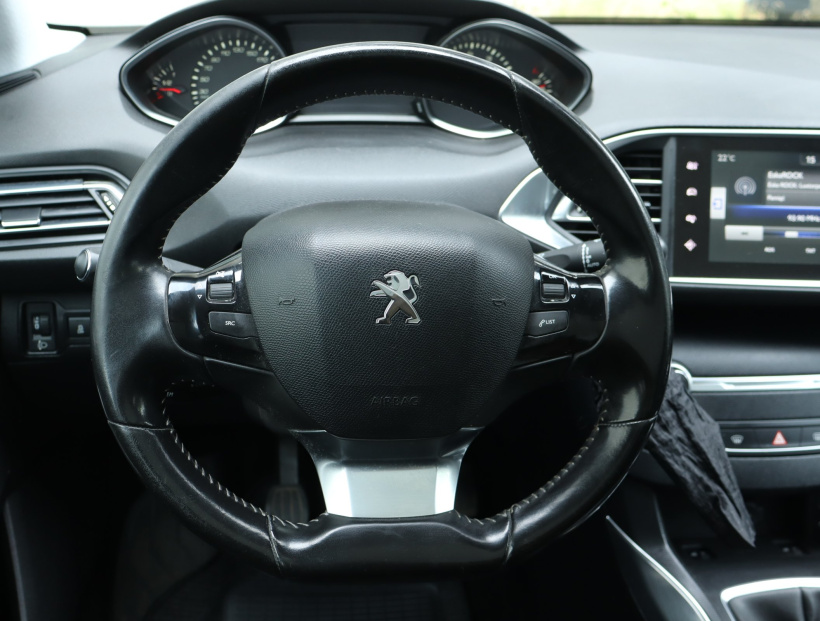 Peugeot 308, 2015