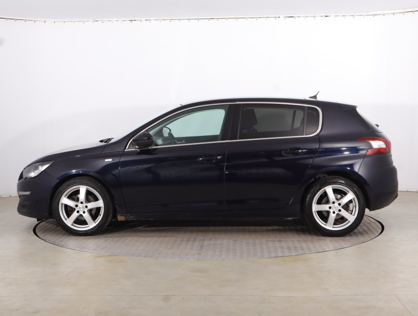 Peugeot 308, 2015