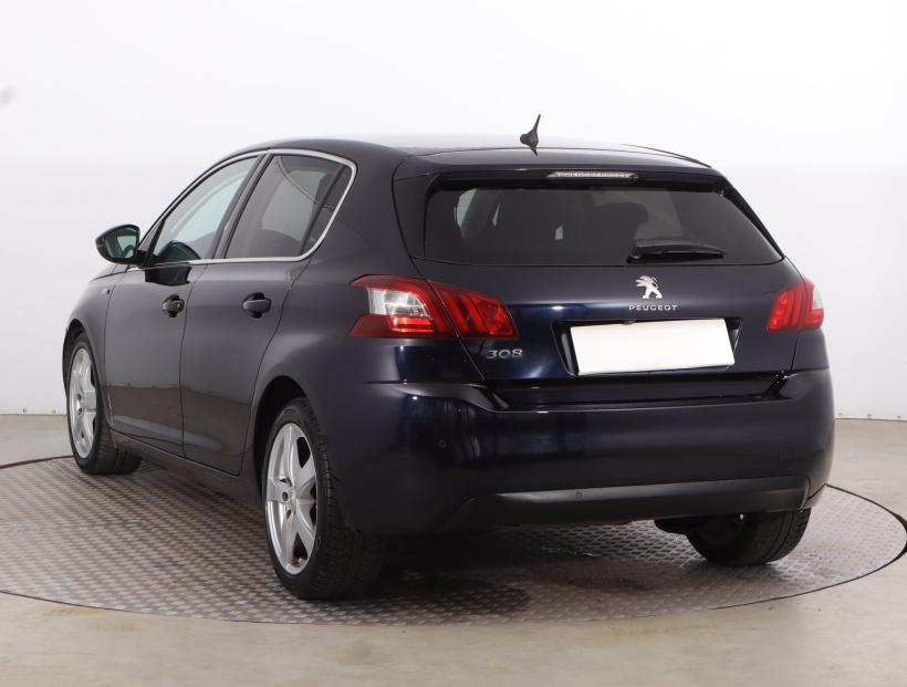 Peugeot 308, 2015