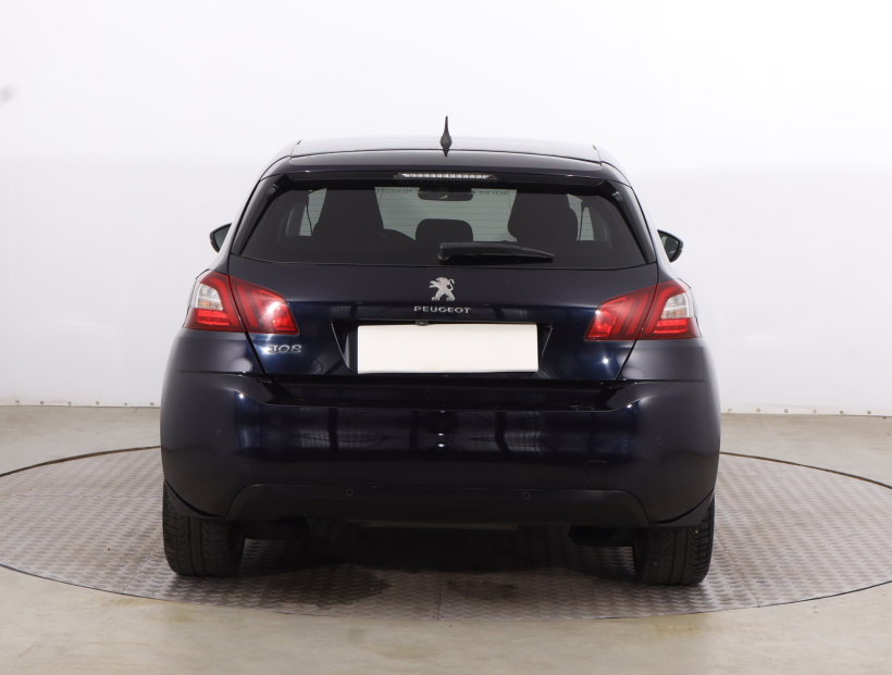 Peugeot 308, 2015