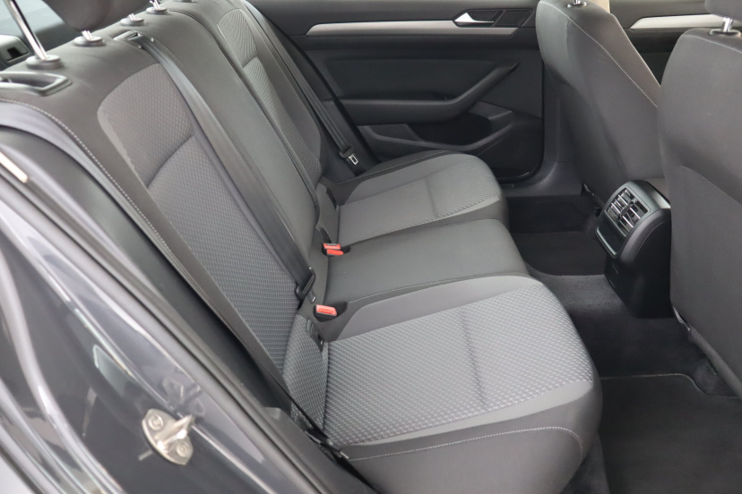 Volkswagen Passat, 2016