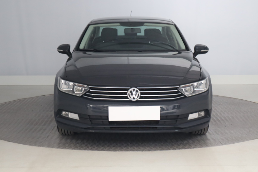 Volkswagen Passat, 2016