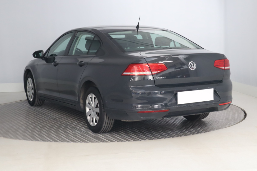 Volkswagen Passat, 2016