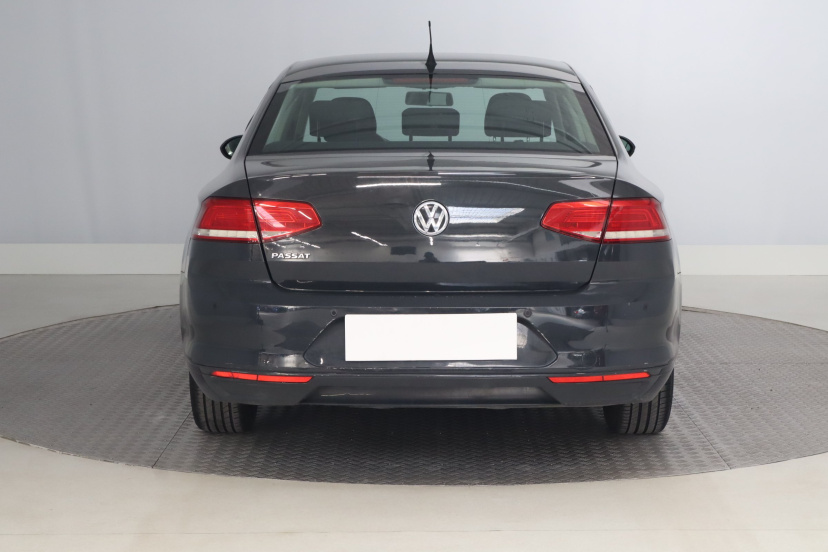 Volkswagen Passat, 2016