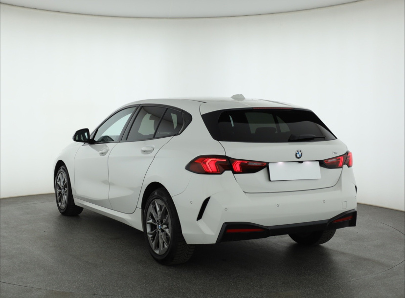 BMW 1, 2025