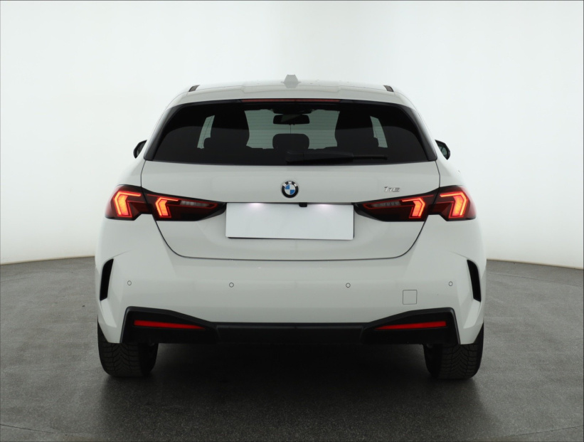 BMW 1, 2025