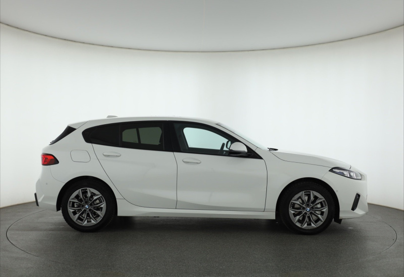 BMW 1, 2025
