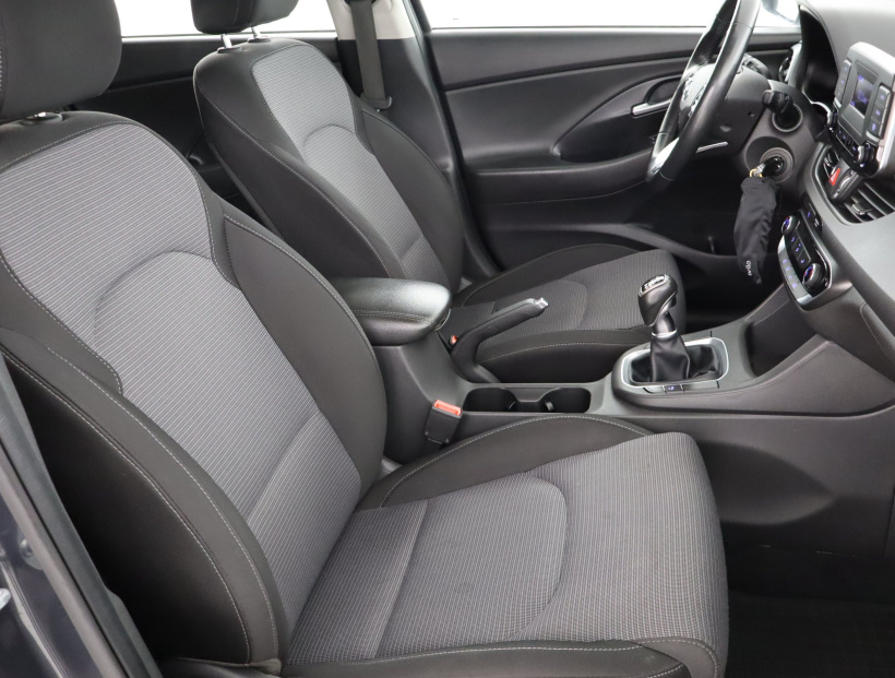Hyundai i30, 2022