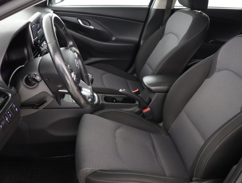 Hyundai i30, 2022