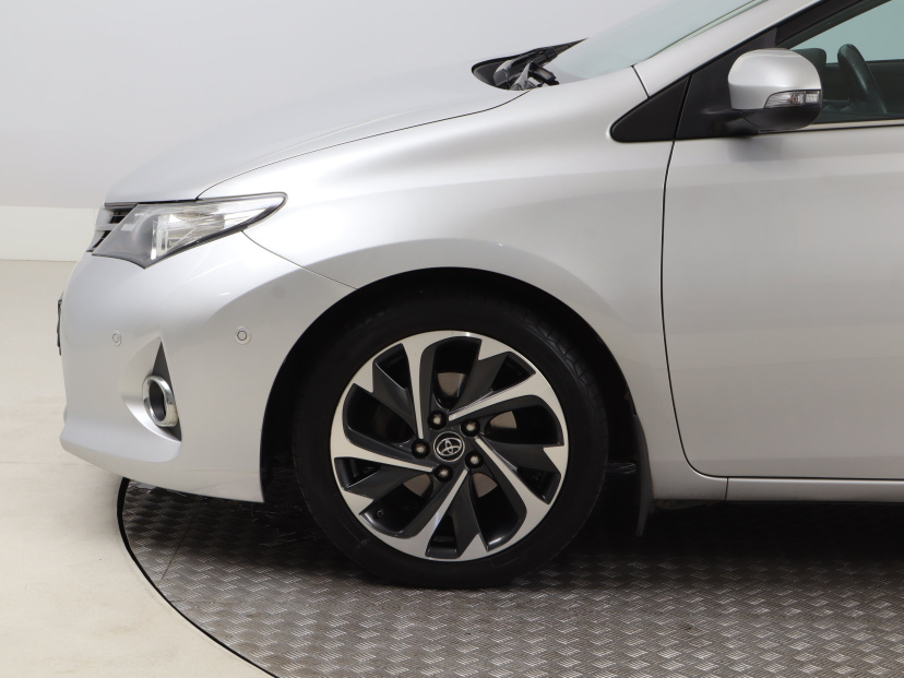 Toyota Auris, 2014