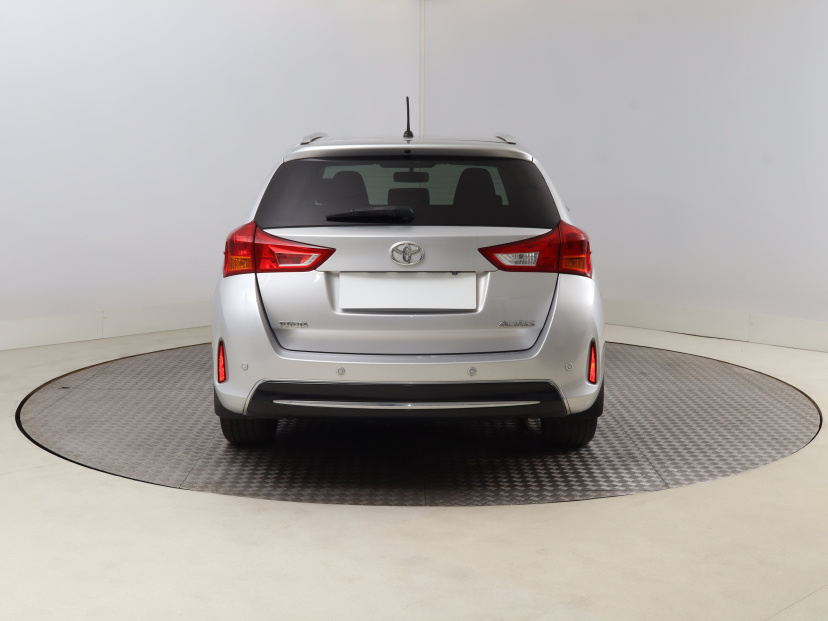 Toyota Auris, 2014