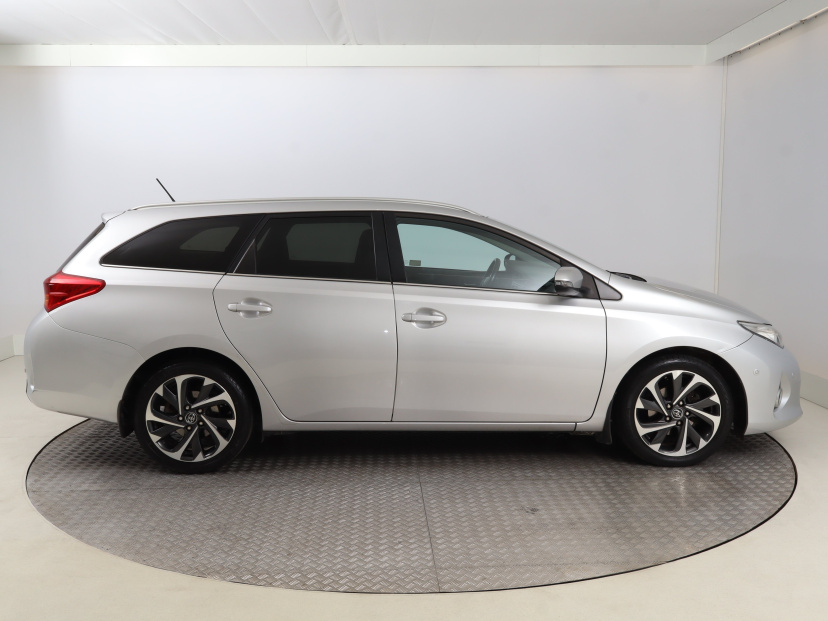 Toyota Auris, 2014