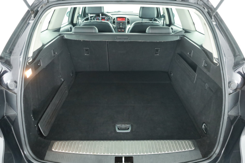 Opel Astra, 2011