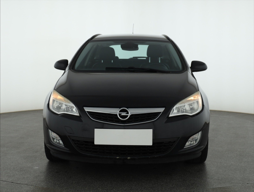 Opel Astra, 2011