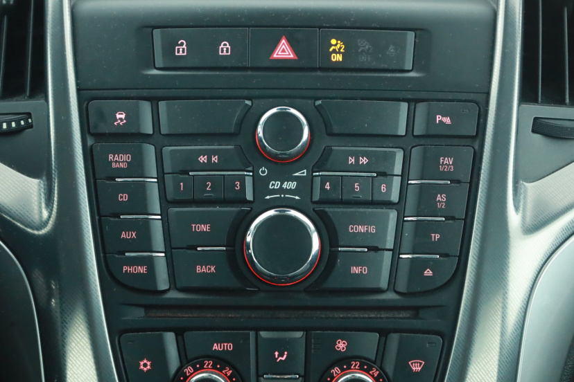 Opel Astra, 2011