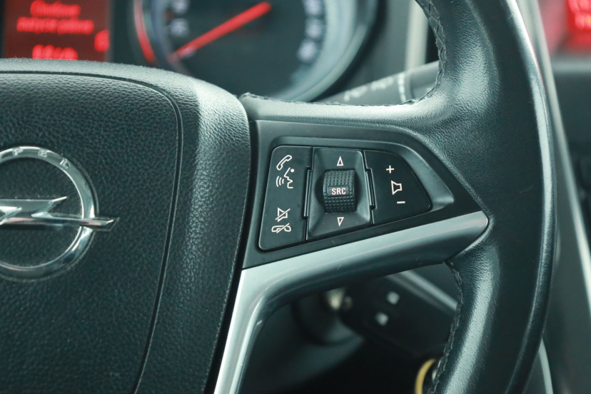 Opel Astra, 2011