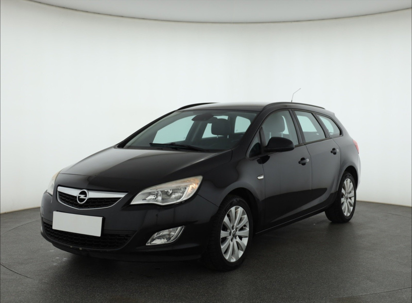 Opel Astra, 2011