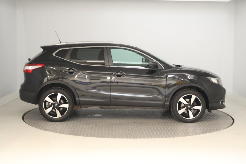 Nissan Qashqai, 2015