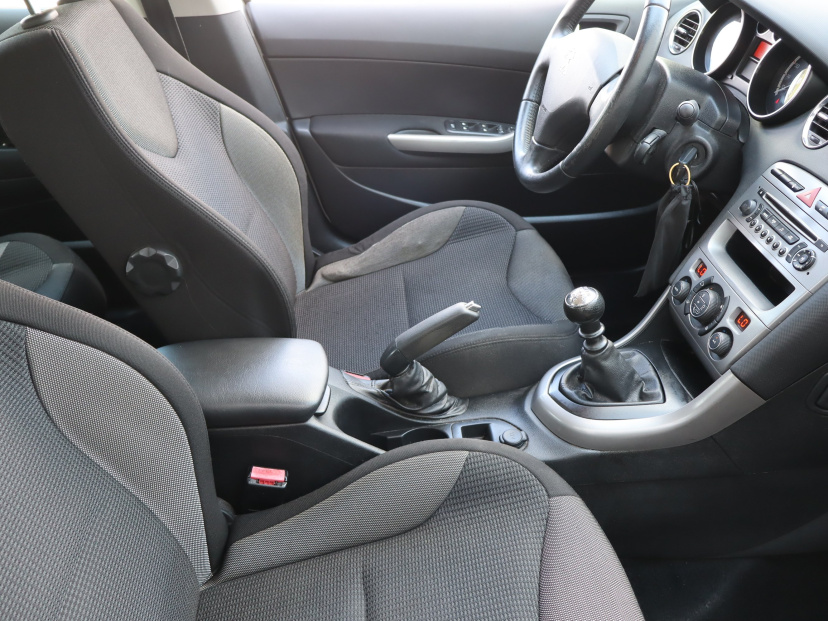 Peugeot 308, 2013