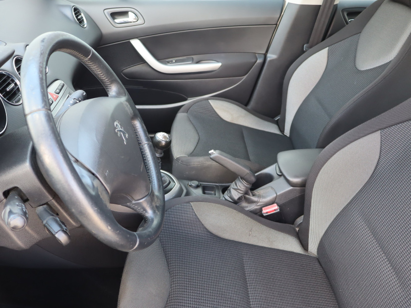 Peugeot 308, 2013