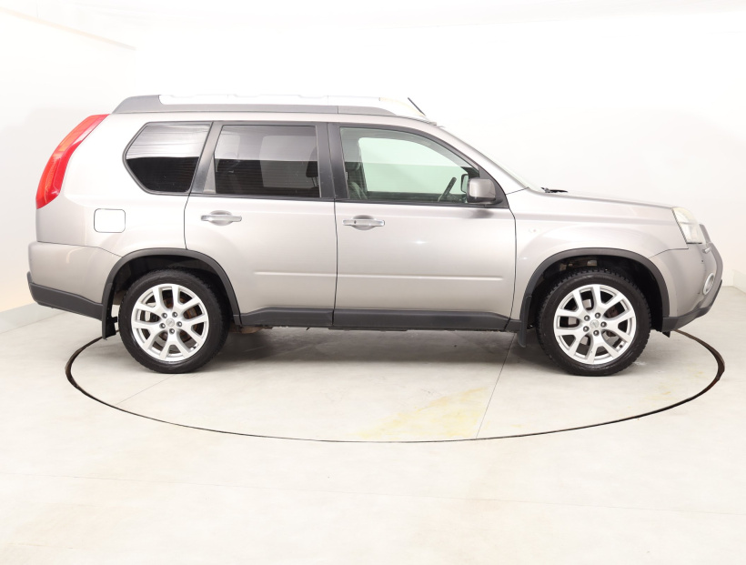 Nissan X-Trail, 2011