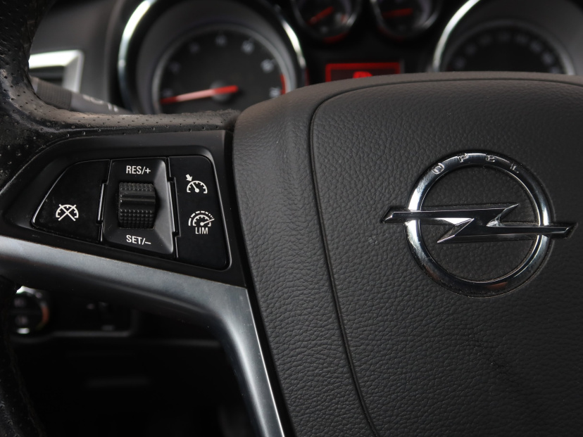 Opel Astra, 2012