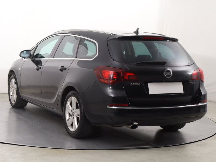 Opel Astra, 2012