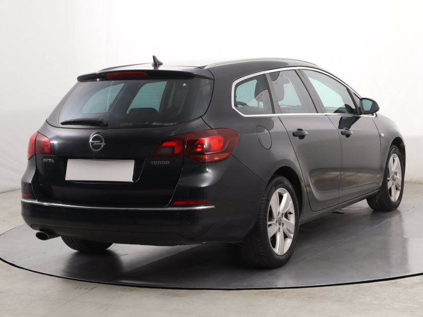 Opel Astra, 2012