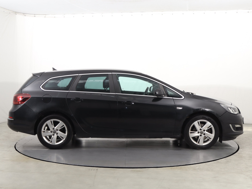 Opel Astra, 2012