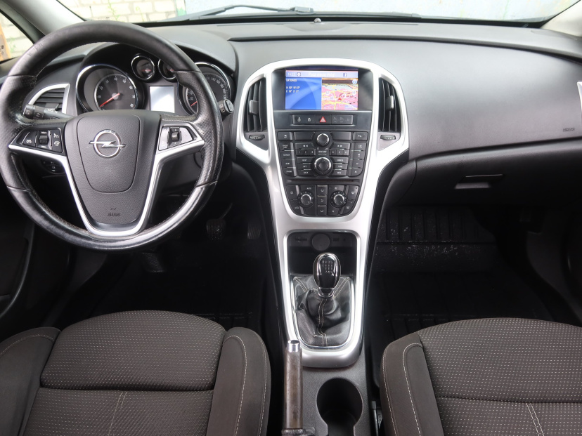 Opel Astra, 2012