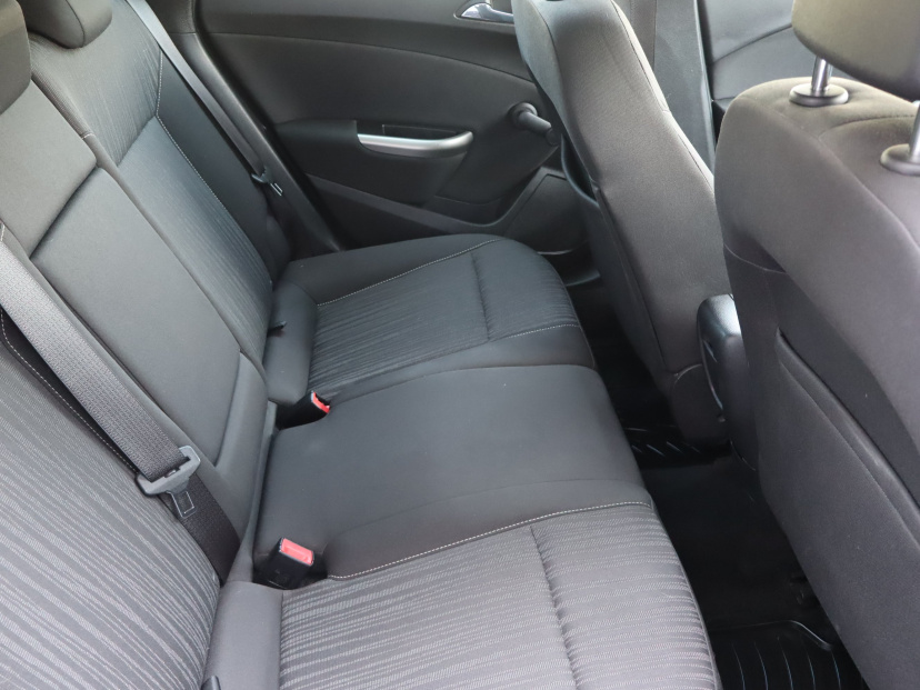 Opel Astra, 2012