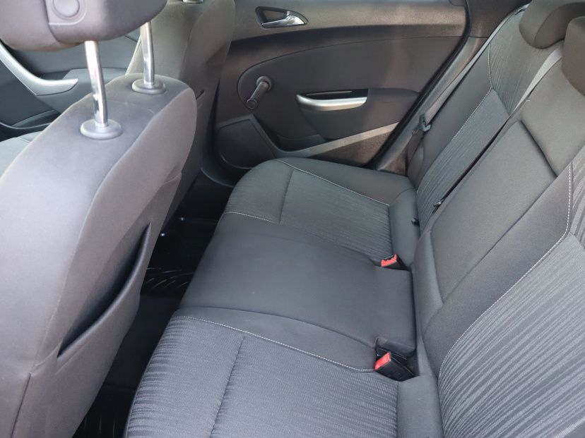 Opel Astra, 2012
