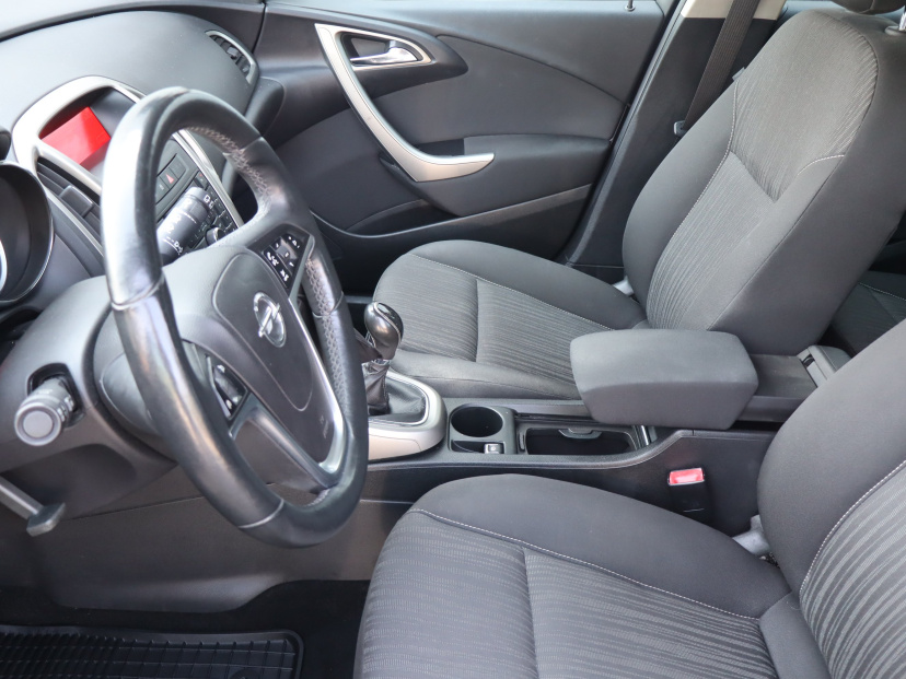 Opel Astra, 2012