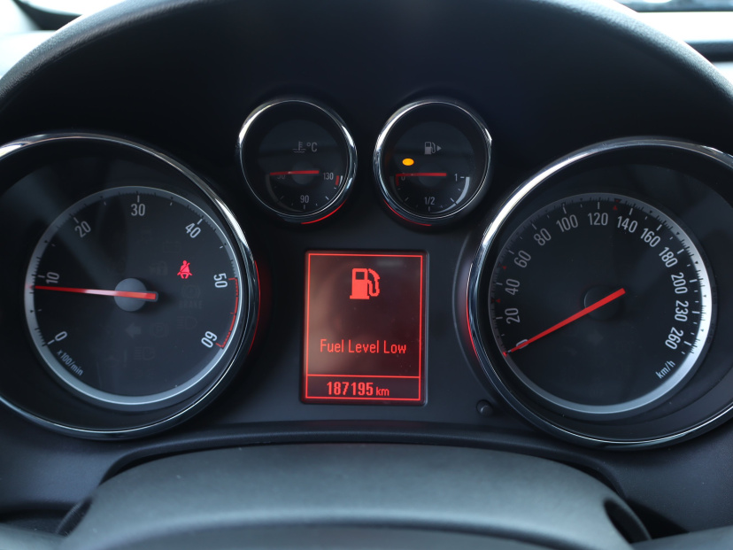 Opel Astra, 2012