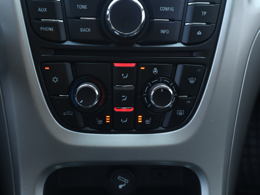 Opel Astra, 2012