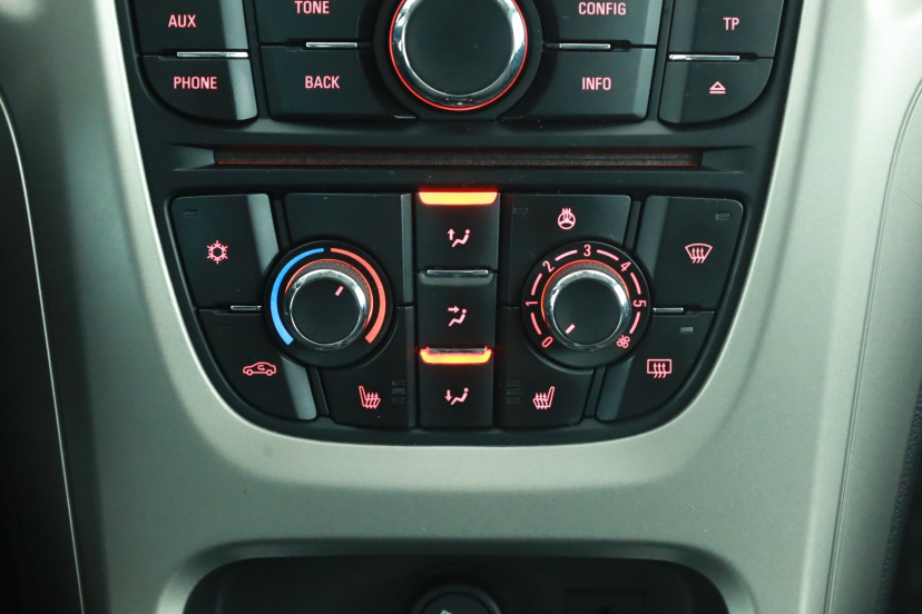 Opel Astra, 2012