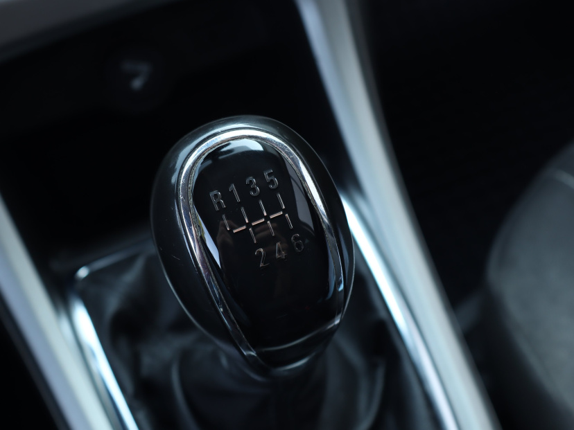 Opel Astra, 2012