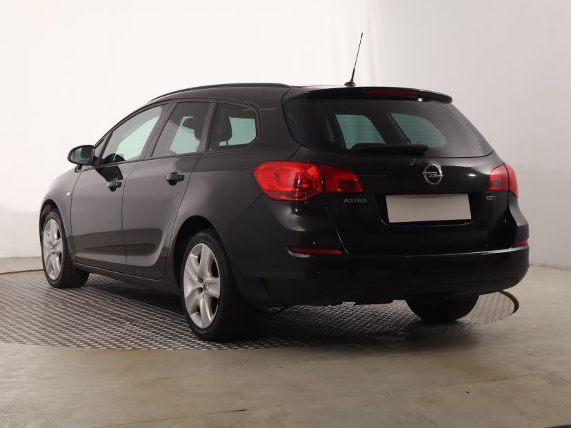 Opel Astra, 2012