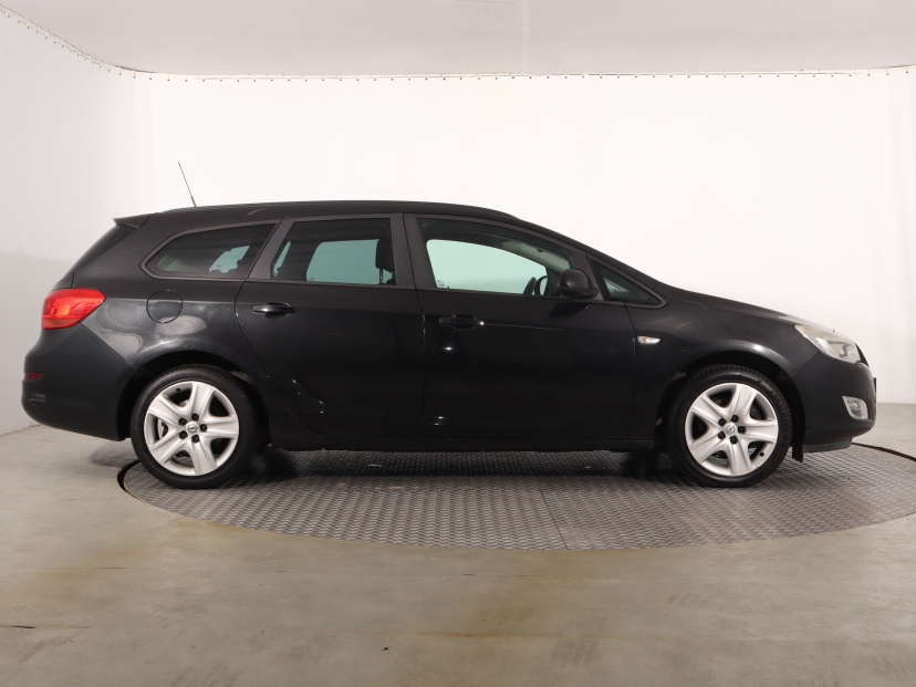 Opel Astra, 2012