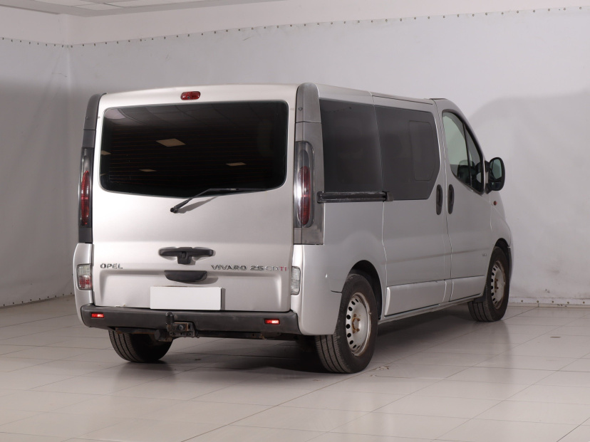 Opel Vivaro, 2004