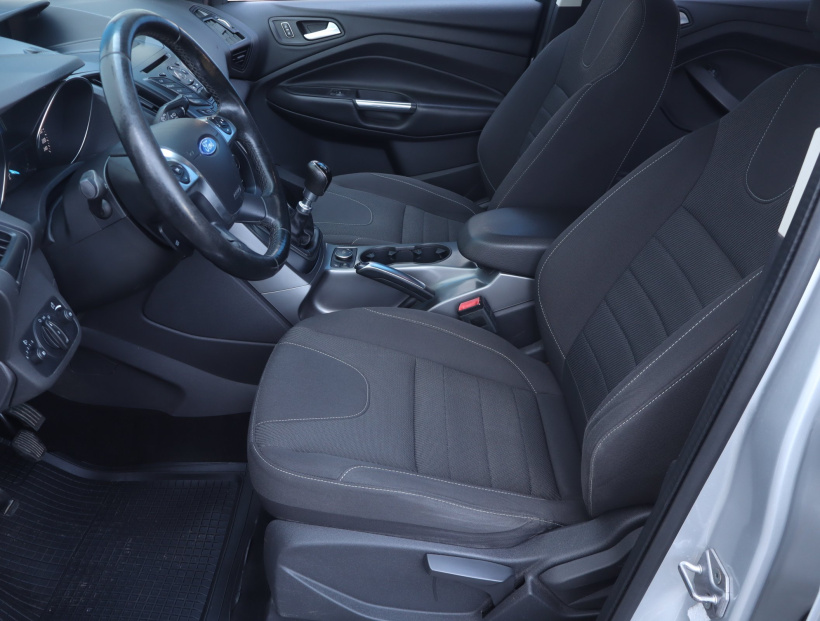 Ford Kuga, 2015