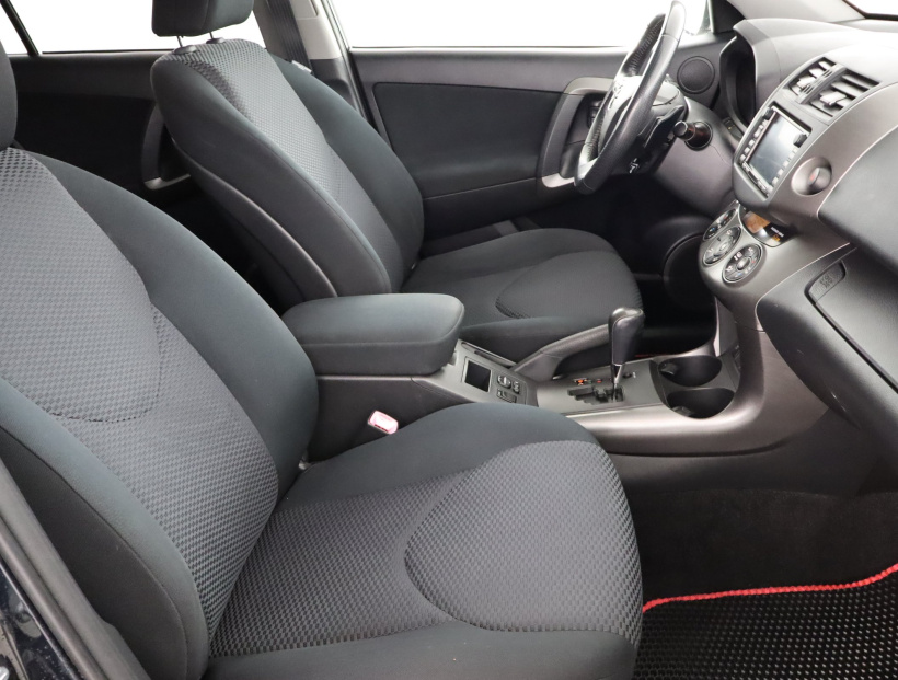 Toyota RAV 4, 2010