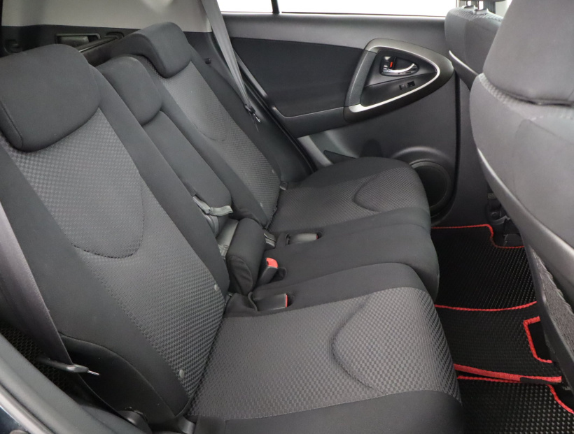 Toyota RAV 4, 2010