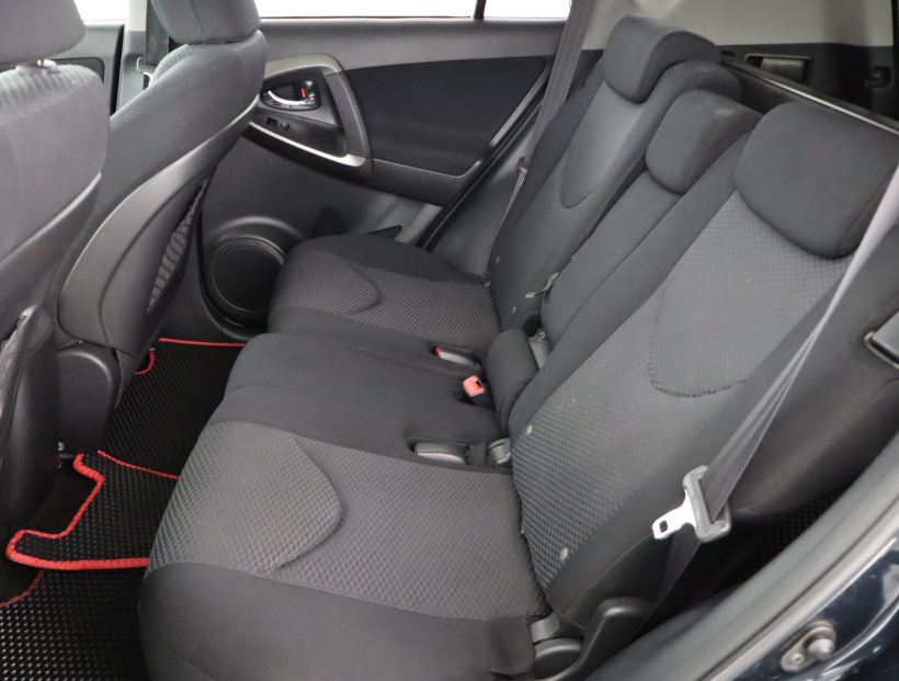 Toyota RAV 4, 2010