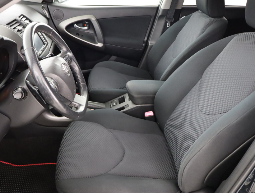 Toyota RAV 4, 2010