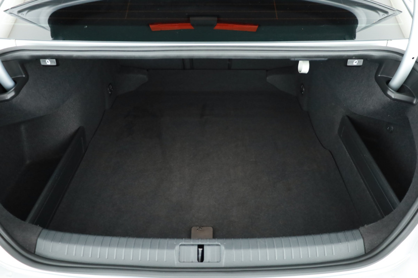 Volkswagen Passat, 2022