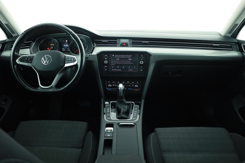 Volkswagen Passat, 2022