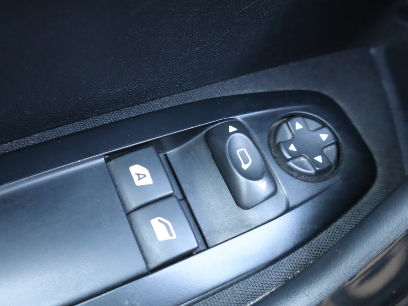 Peugeot 208, 2014