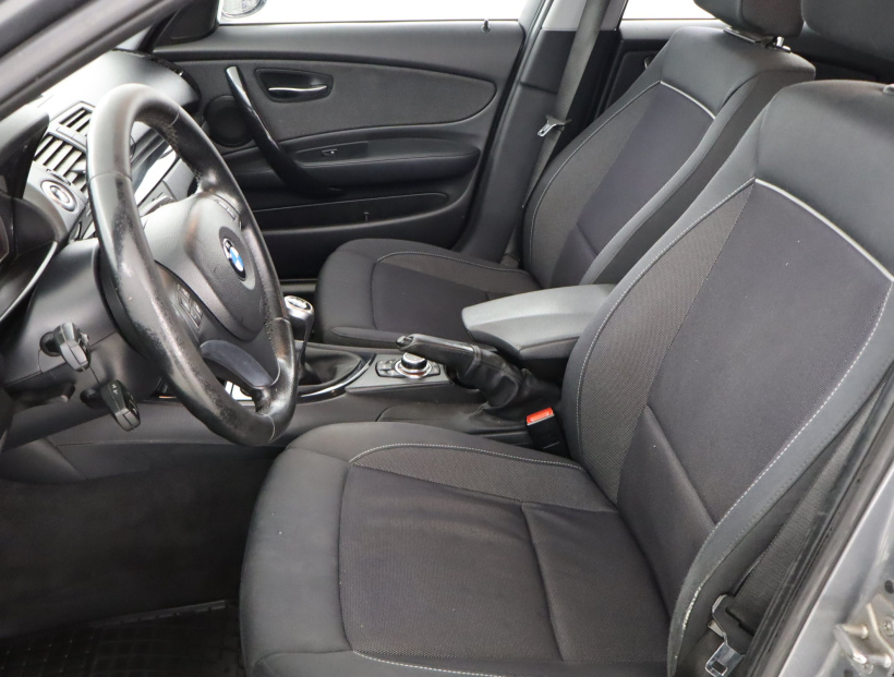 BMW 1, 2011